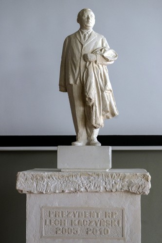 Pomnik L. Kaczyńskiego