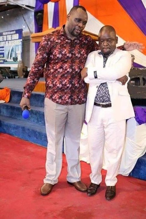 Emotional scenes as Bishop Robert Wafula resigns fron Pastor Ng’ang’a’s Neno Evangelism Ministries 