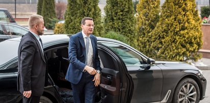 Co za historia! Morawiecki kazał przemalować nowy samochód. Nie spodobał mu się kolor