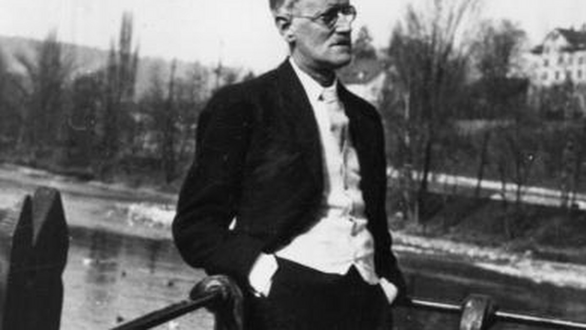 130 lat temu - 2 lutego 1882 roku - urodził się jeden z najważniejszych pisarzy XX wieku, James Joyce. W lutym ukaże się pierwszy polski przekład najbardziej tajemniczej, ostatniej książki irlandzkiego pisarza - "Finnegans Wake".
