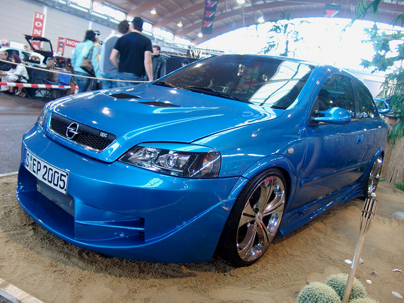 Tuning World Bodensee 2007: dziewczyny i samochody (fotogaleria)