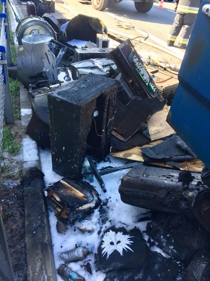 Polski zespół miał wypadek. Bus muzyków stanął w ogniu 