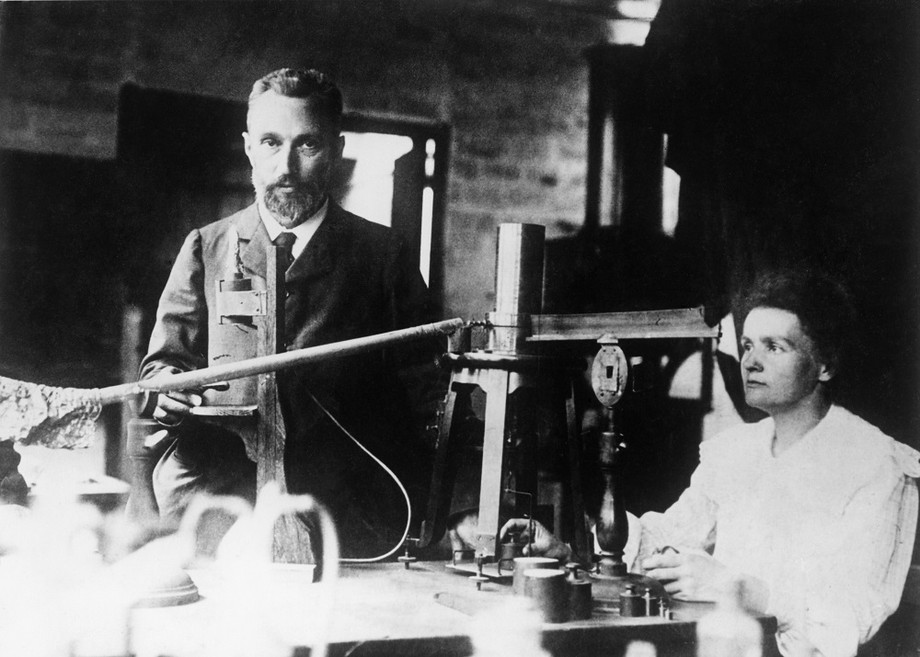 Piotr i Maria Curie w swoim laboratorium