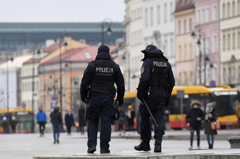 Wielkanoc w cieniu pandemii. Nowe obostrzenia w okresie świątecznym