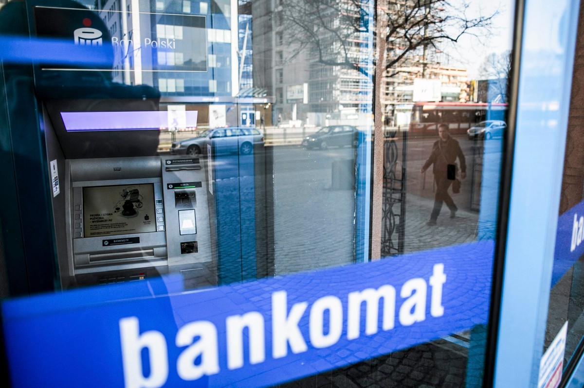 Bankomat wypłacał podwójnie