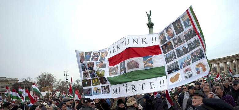 Orban może grać Brukseli na nosie. Węgrzy go kochają