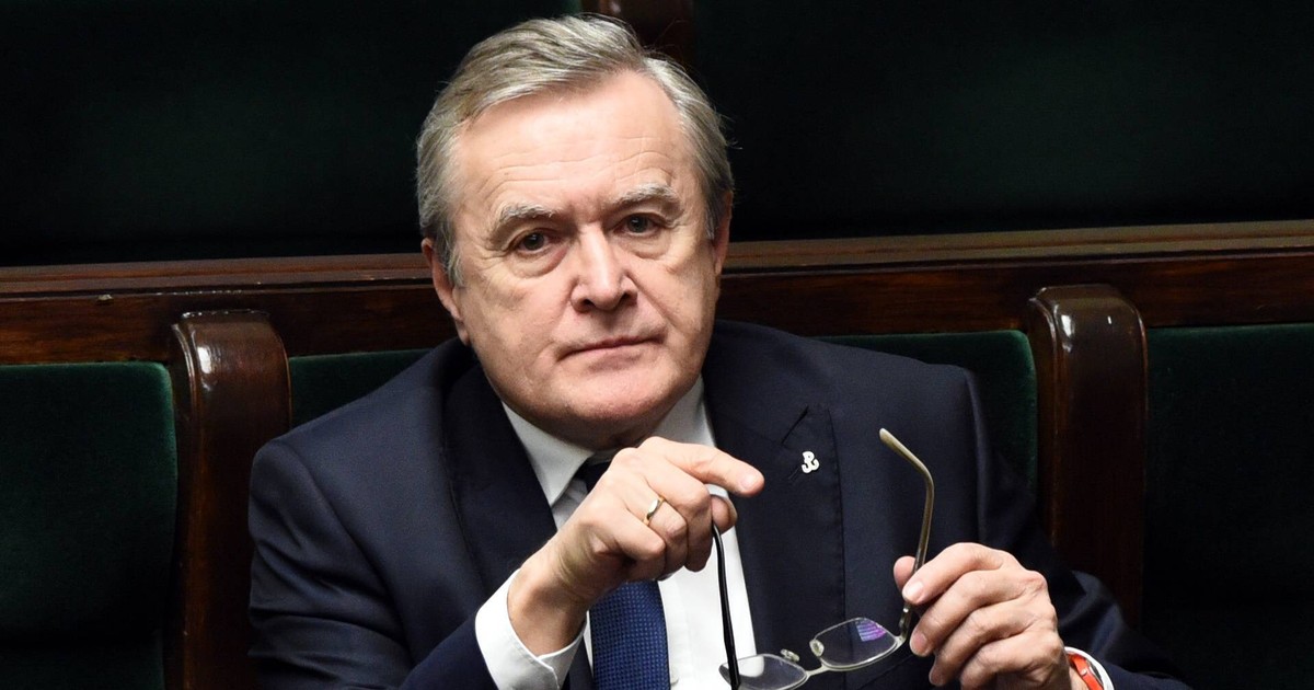 W PiS zaczyna robić się nerwowo. Gliński dał upust emocjom. "Jakiś głupek"