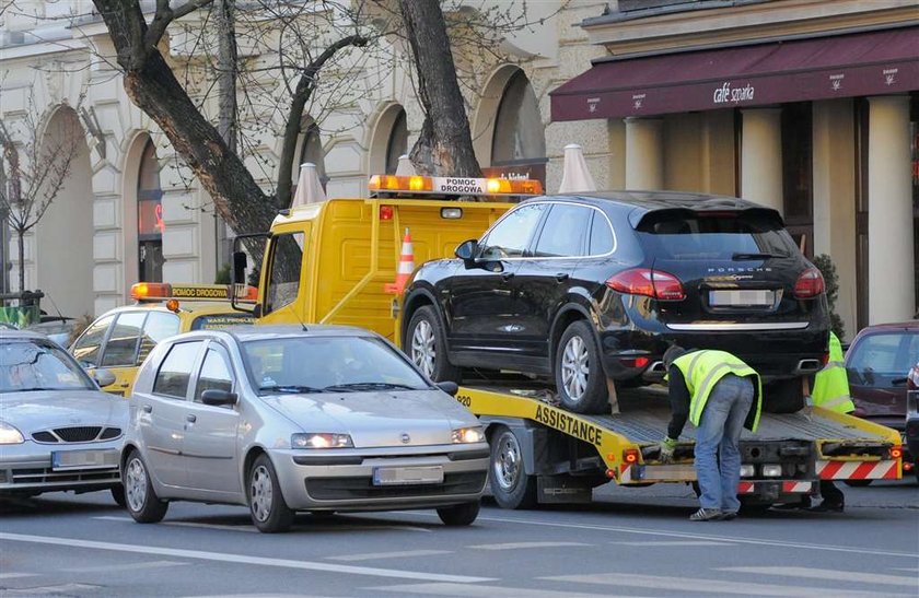 Michałowi Żewłakowowi zepsuło sie Porsche Cayenne