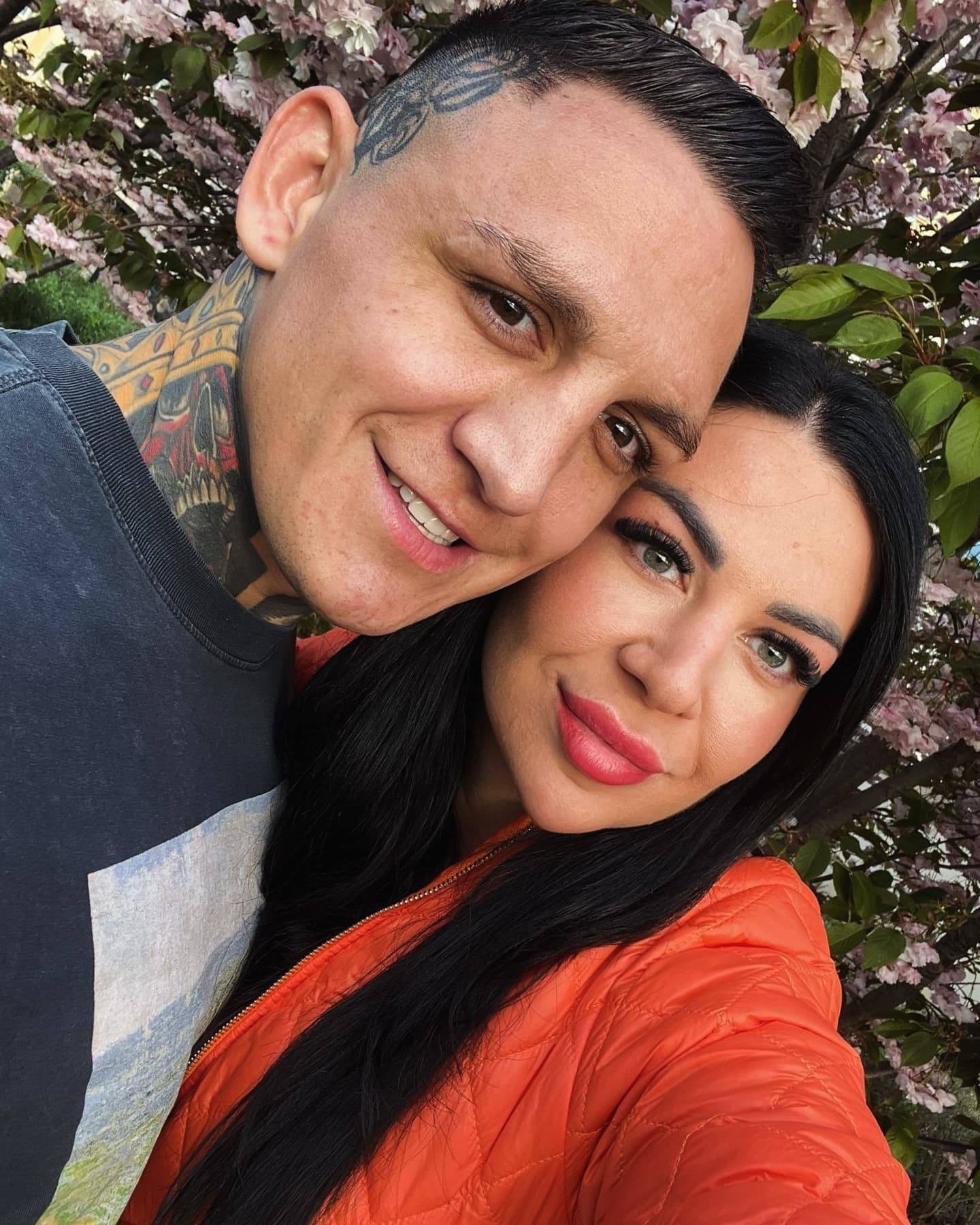 Gábor Boráros a jeho partnerka Dóra. 