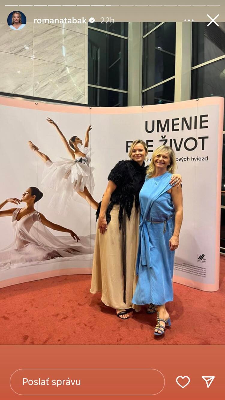 Politička prišla na podujatie s maminou.