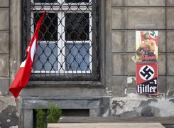 Koledzy nie ukarzą prokuratora za swastykę jako 'symbol szczęścia'