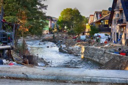 przerwanie tamy w stroniu śląskim: państwo obiecało, zawiodło, zostawiło ludzi bez pełnej kompensacji szkód. nikt nie poniósł odpowiedzialności