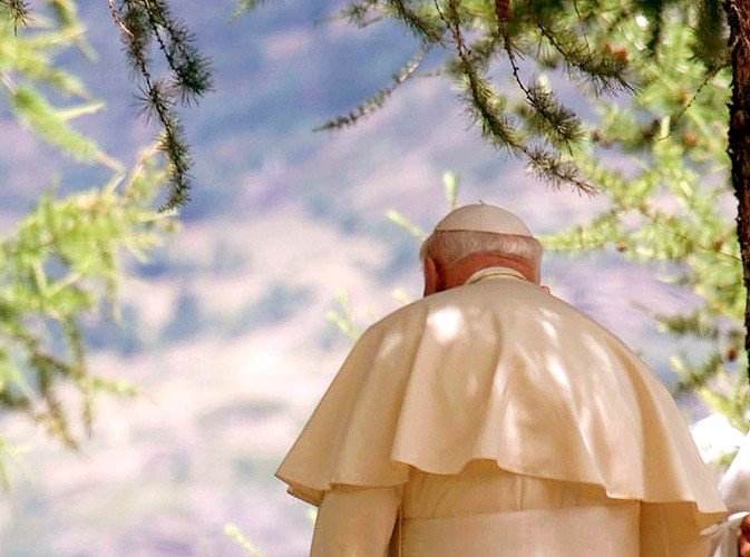 Papież Jan Paweł II sfotografowany w Watykanie (zdjęcie bez daty)