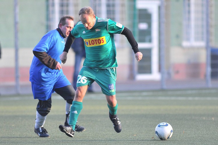 Donald Tusk jest w formie. Strzelił gola w sylwestrowym meczu