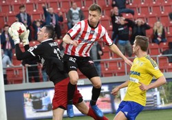 Lotto Ekstraklasa: Cracovia okradziona z gola. Sędziowie nie zauważyli, ze piłka wpadła do bramki