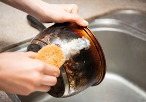 Zagorele šerpe će biti kao nove uz ovaj trik i samo 10 minuta, treba vam samo jedan sastojak