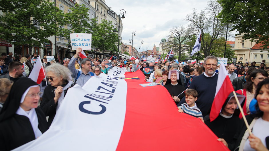 Uczestnicy Marszu Życia przynieśli ze sobą transparenty