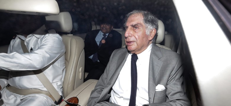 Niecodzienna decyzja indyjskiego miliardera. Siostry i brat nie odziedziczą jego fortuny. Dostanie ją pies