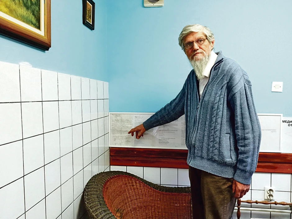 Stomatolog Buda Tirić u svojoj ordinaciji, unuk Borinog brata od strica, danas živi i radi u istoj ordinaciji