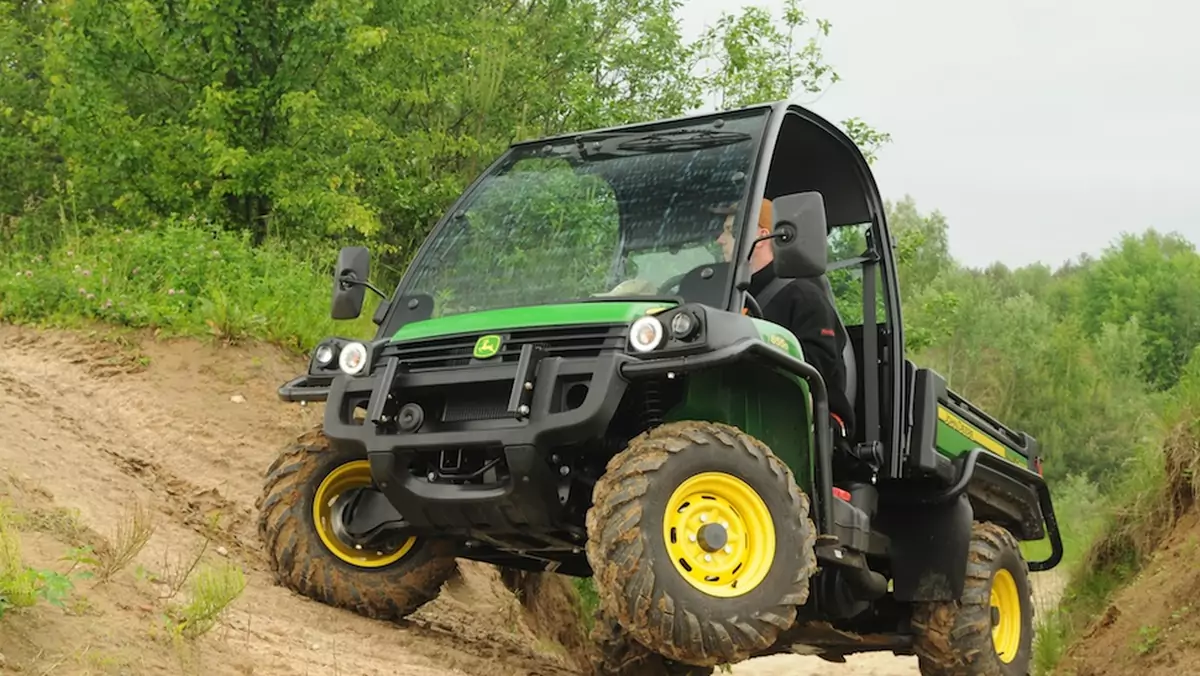 John Deere Gator