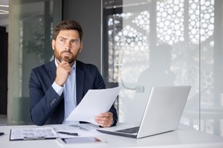 Pożegnanie z papierowymi pełnomocnictwami i ryzyko fałszerstw