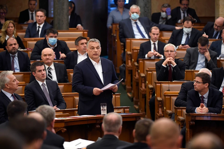 Orban danas u parlamentu