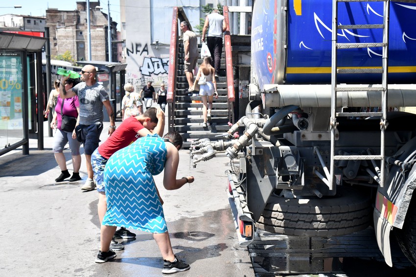 Hlađenje svake vrste i hidratacija su dobrodošli tokom ekstremnih vrućina