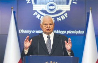 Prezes NBP znów zmienia zdanie. Co to oznacza dla obniżek stóp procentowych?