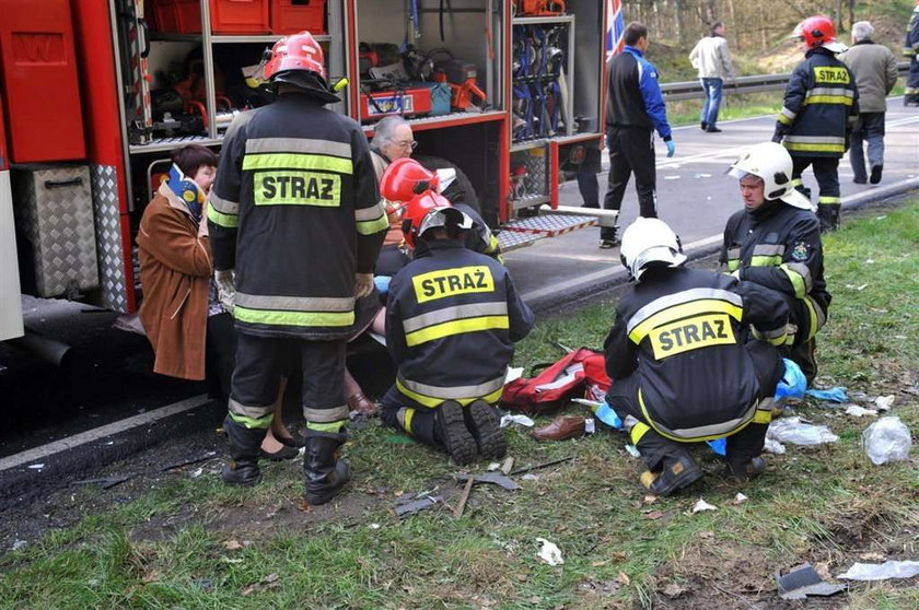 Wypadek autobusu w Zachodniopomorskiem. 25 rannych, 7 ciężko!