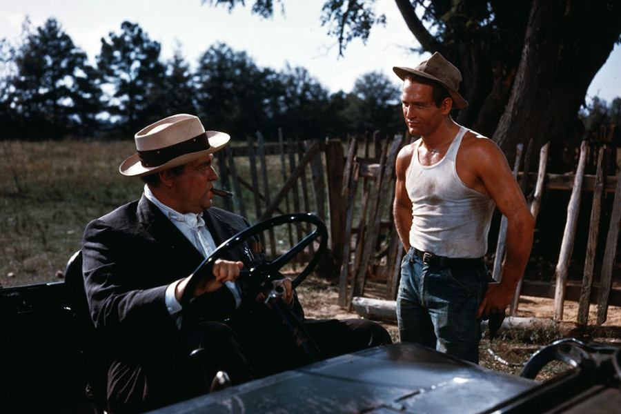 Orson Welles jako Will Varner i Paul Newman jako Ben Quick w filmie "Długie, gorące lato" (1958)