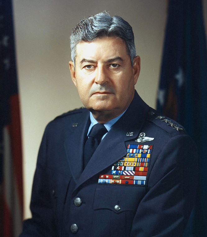 Generał Curtis LeMay