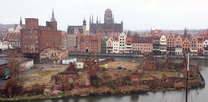 Podświetlą ruiny na Wyspie Spichrzów