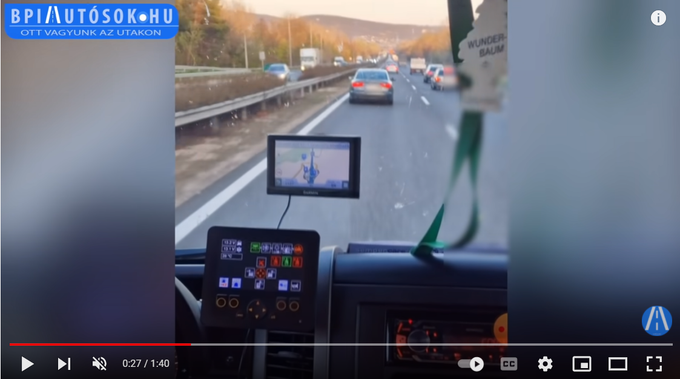 Nem engedte el a mentőt egy audis - 20 percig száguldozott előtte