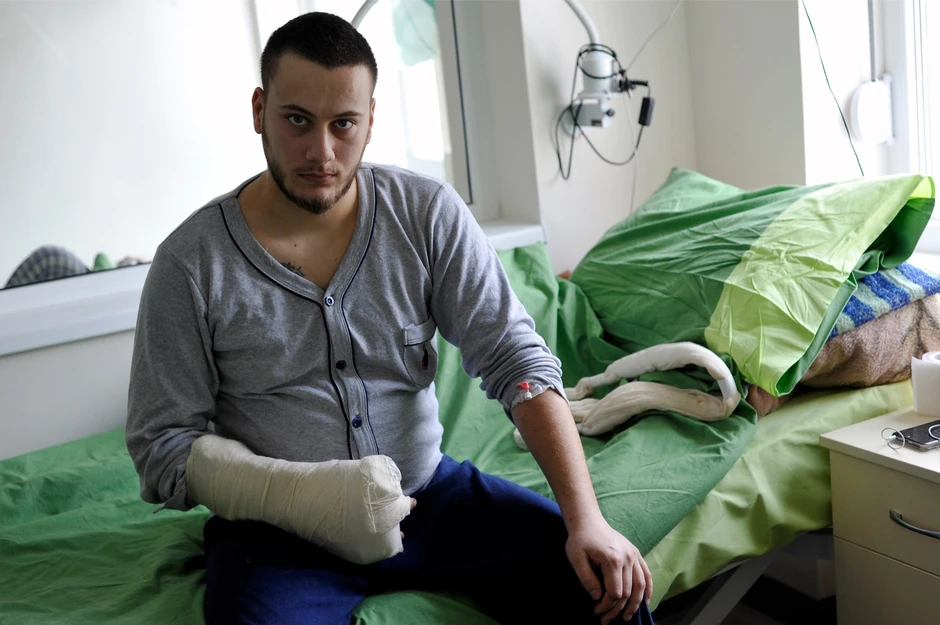 Stefan Kalinović (22) zbog petarde ostao je bez srednjeg prsta