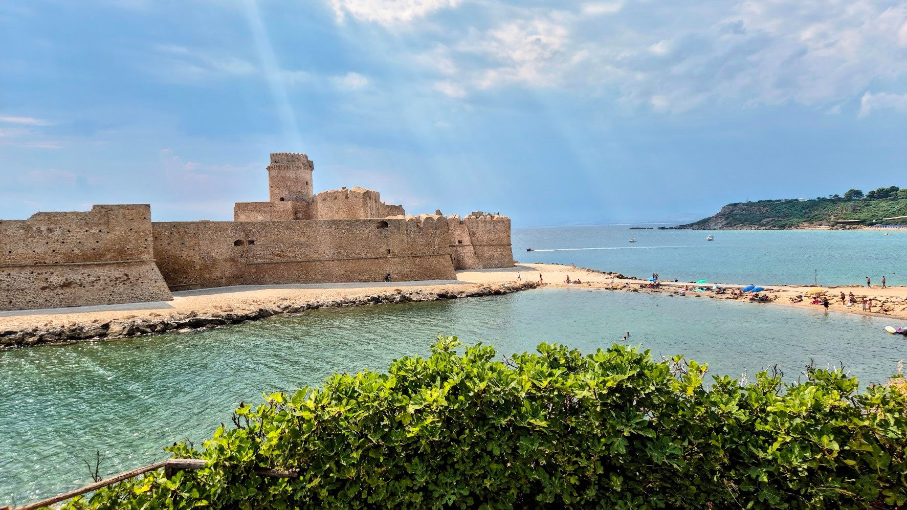 Hrad Castello di Le Castella, Crotone, Kalábria