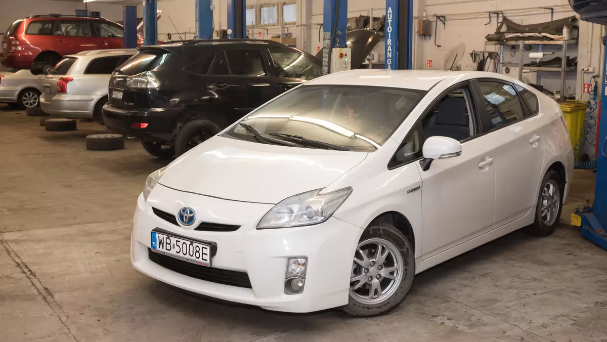 Prius pomiędzy przeglądami rzadko odwiedza serwis.