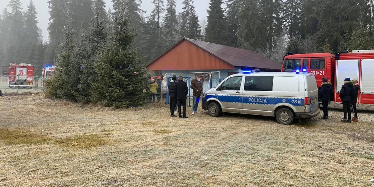 Tragedia na Nowej Białej. W szatni na stadionie znaleziono trzech nieprzytomnych mężczyzn