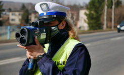 Robił zdjęcia policjantom. Chciał błysnąć na 'fejsie', ale sława kosztuje