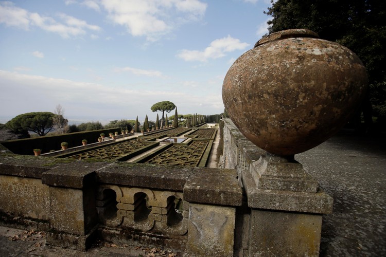Watykan otwiera dla turystów ogrody papieskiej rezydencji Castel Gandolfo