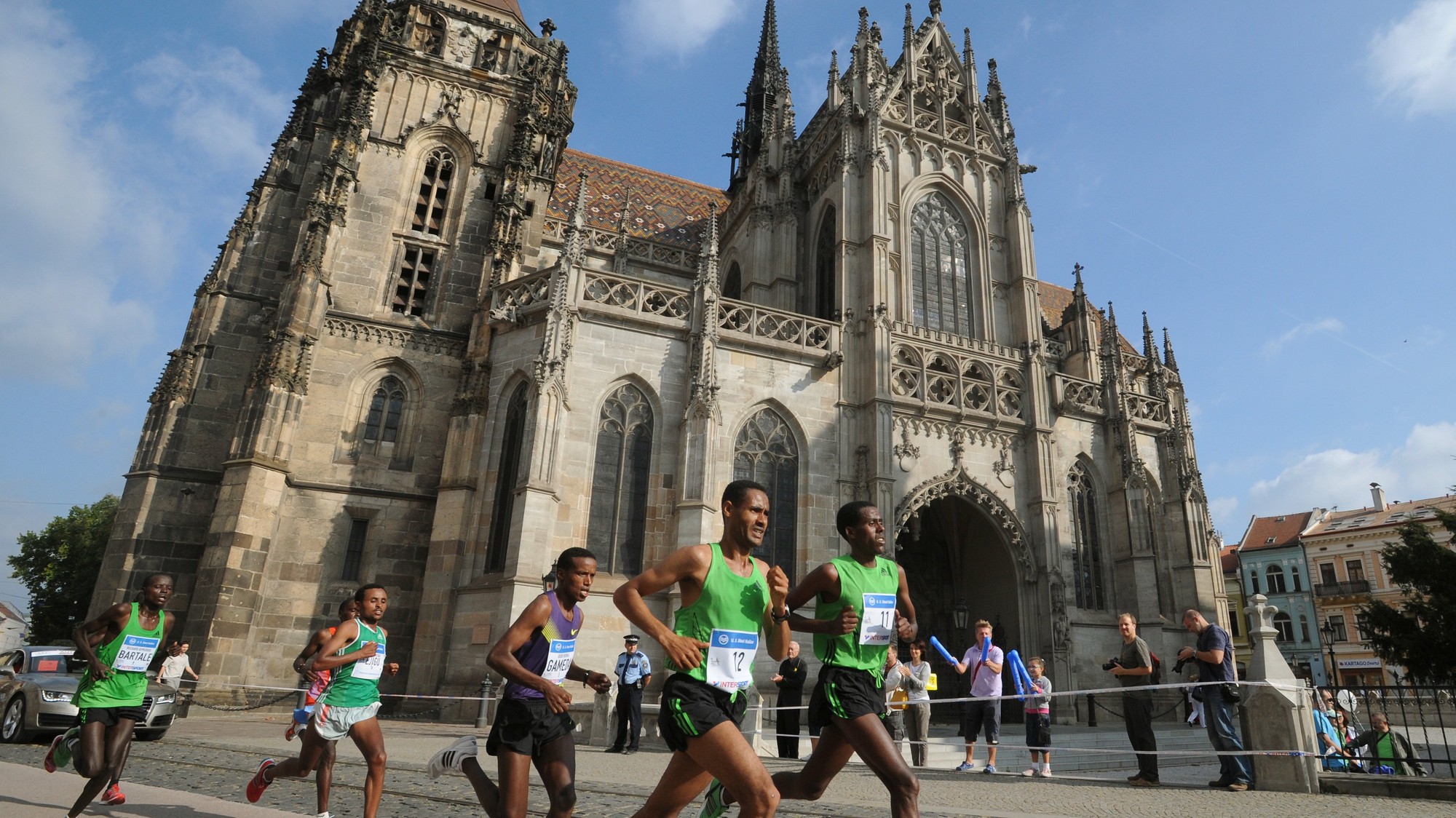 Maratónci bežia aj okolo Dómu svätej Alžbety