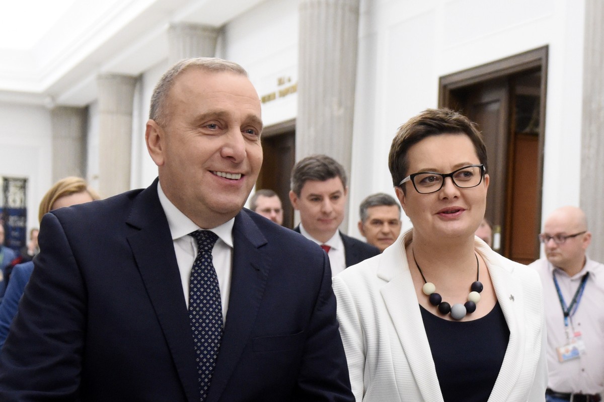 Potwierdził, że Platforma "jest w kontakcie z Nowoczesną"