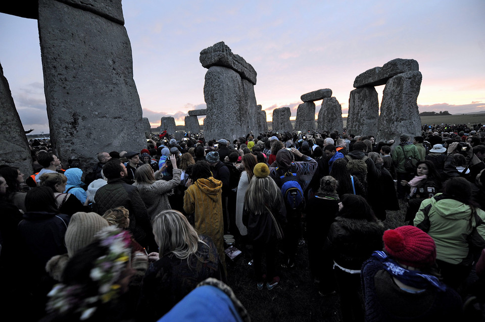 BRITAIN SUMMER SOLSTICE (Summer solstice at Stonehenge)