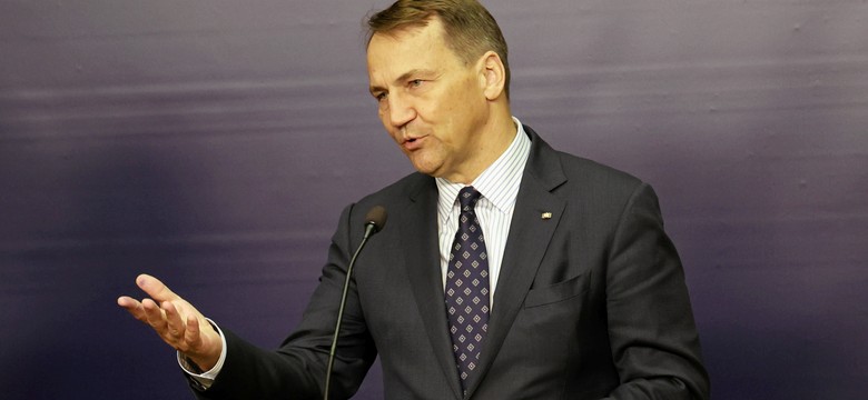 Sikorski o "skandalicznym żądaniu". Apeluje do prezydenta Dudy