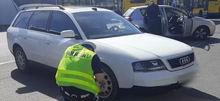 Uciekał przed policją. Miał we krwi "pół tablicy Mendelejewa" i zakaz prowadzenia pojazdów