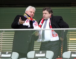 Kosecki: Jak piłkarze się śmieją, to walnąć w zęby