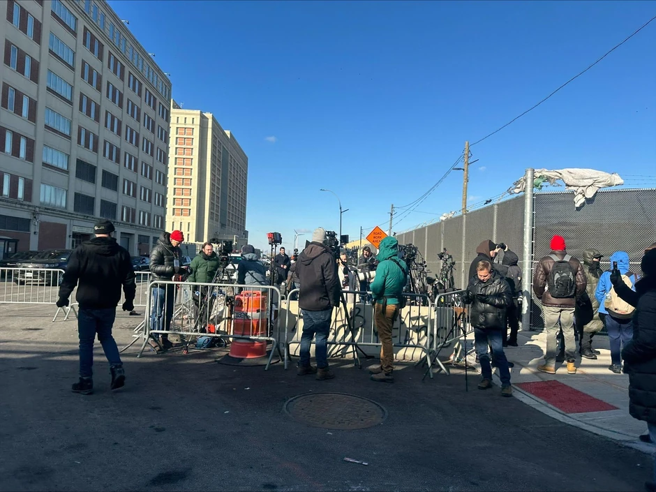 Ustanova u koju su zatvoreni Maduro i njegova žena Silija Flores ima nekoliko spratova i okružena je zidovima i kamerama | Foto: BBC NEWS