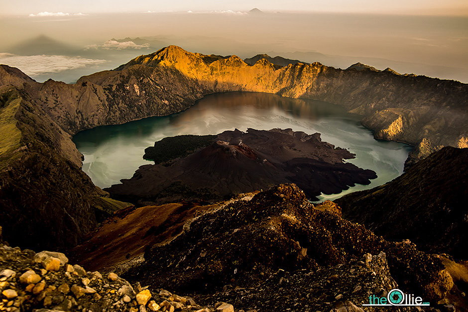 Szczyt Gunung Rinjani o świcie. Piękna nagroda za trud wspinaczki