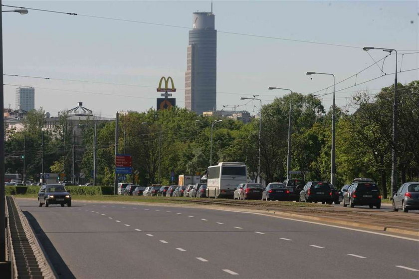 Tramwaj rozjechał pieszego. DRASTYCZNE ZDJĘCIA