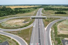 Nowa autostrada stoi zamknięta. Od pół roku hula po niej wiatr