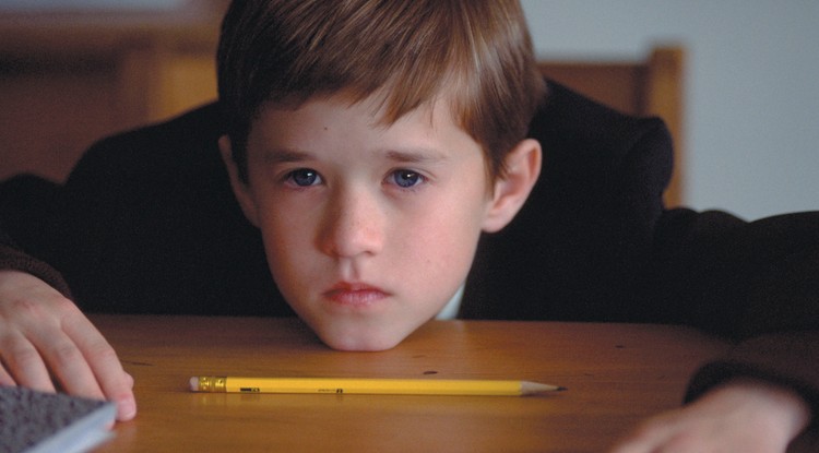 Haley Joel Osment a Hatodik érzék című filmben.